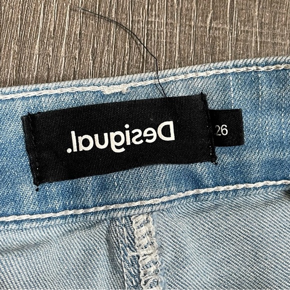 DESIGUAL Blue Embroidered Detail Jeans Size 26 ankle zippers - Picture 4 of 9